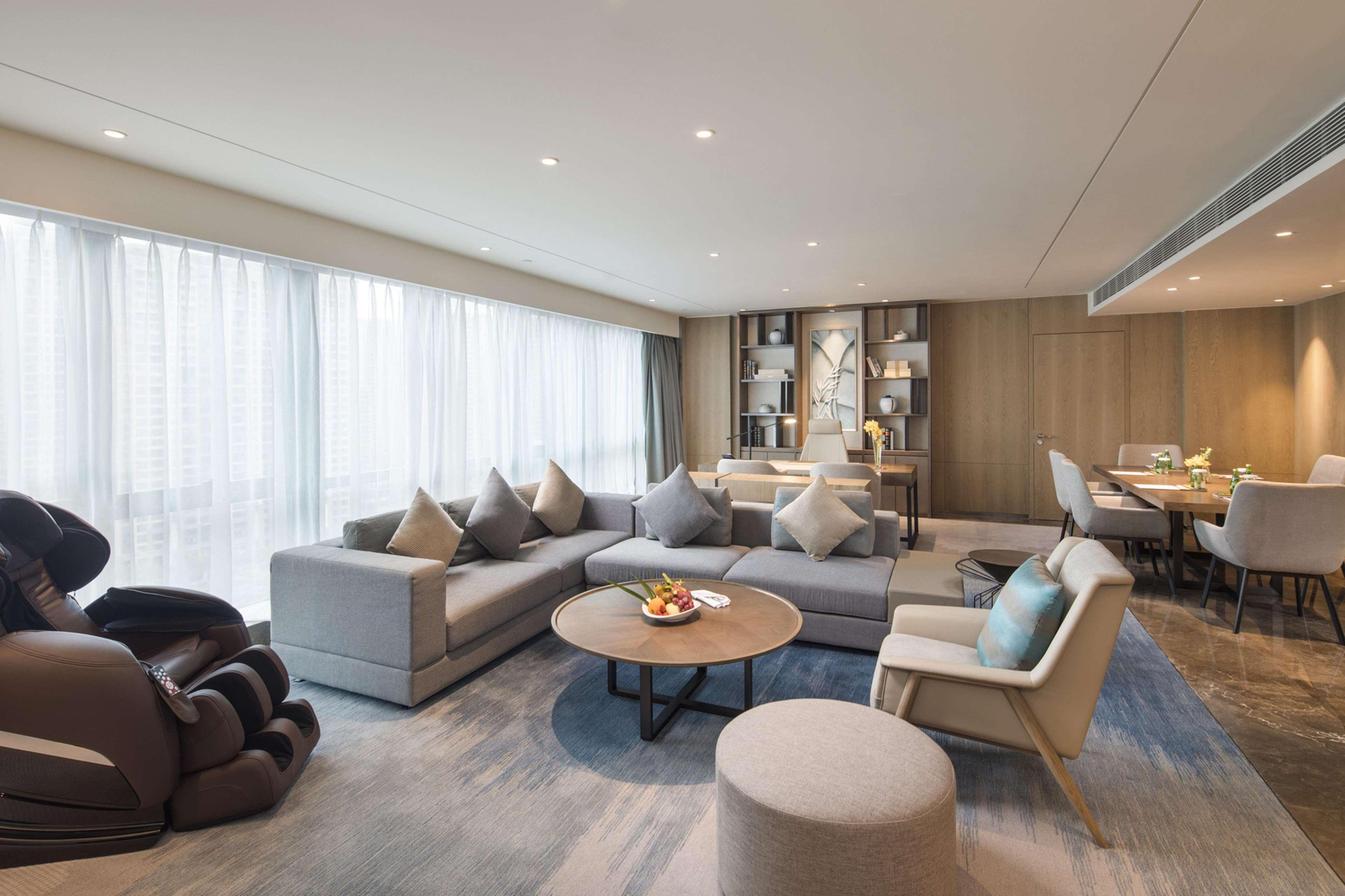 Doubletree By Hilton Hotel Shenzhen Longhua, Near Huawei, Foxcnn, Shenzhen North Railway, Uniwalk & Uniworld Shopping Mall, Sam'S Club Eksteriør billede