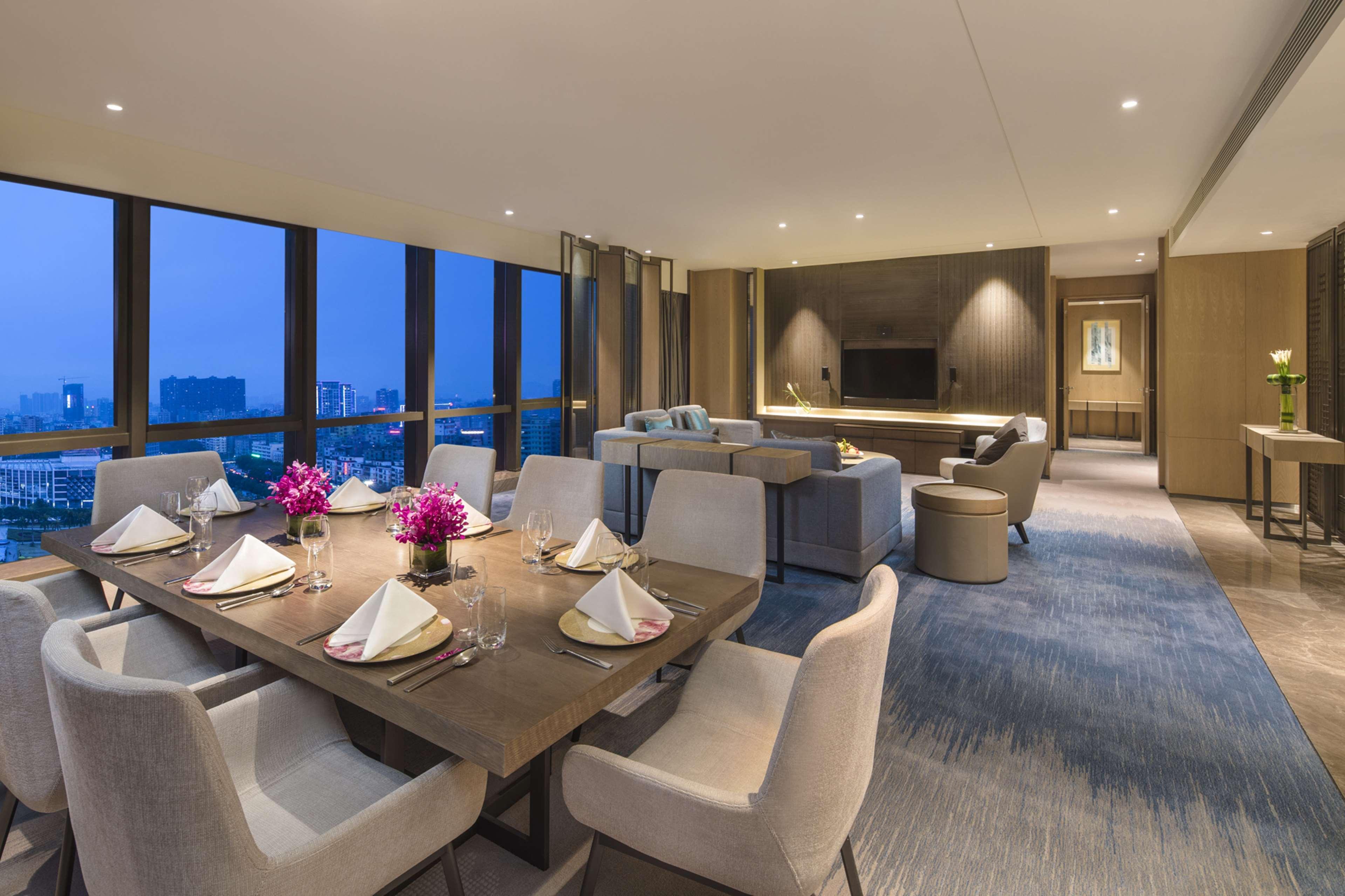 Doubletree By Hilton Hotel Shenzhen Longhua, Near Huawei, Foxcnn, Shenzhen North Railway, Uniwalk & Uniworld Shopping Mall, Sam'S Club Eksteriør billede